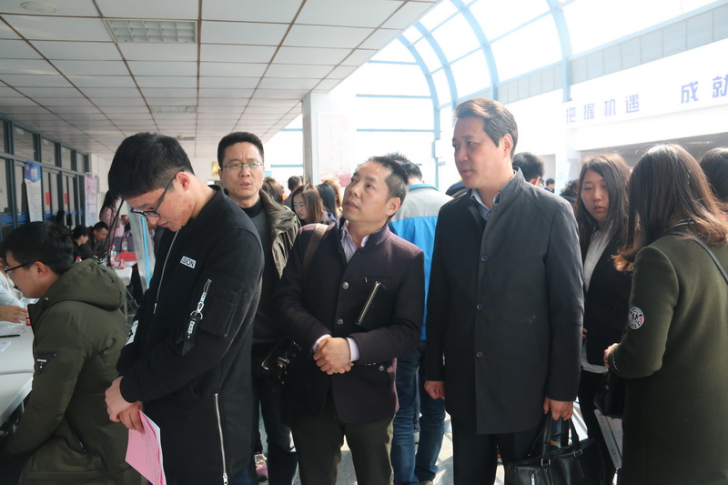 和用人单位举办座谈会,共商人才培养大计-4.jpg